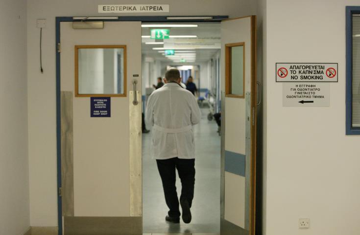 COVID19: Νέες περιπτώσεις αυξάνονται και πάλι, νοσοκομεία σε χωρητικότητα